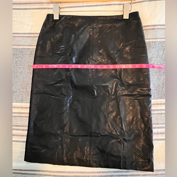 CHICO’S | 1 | Faux Quilted Leather SKIRT - Picture 7 of 12